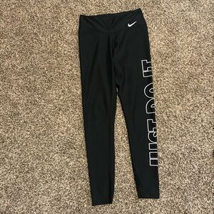 Black Nike leggings